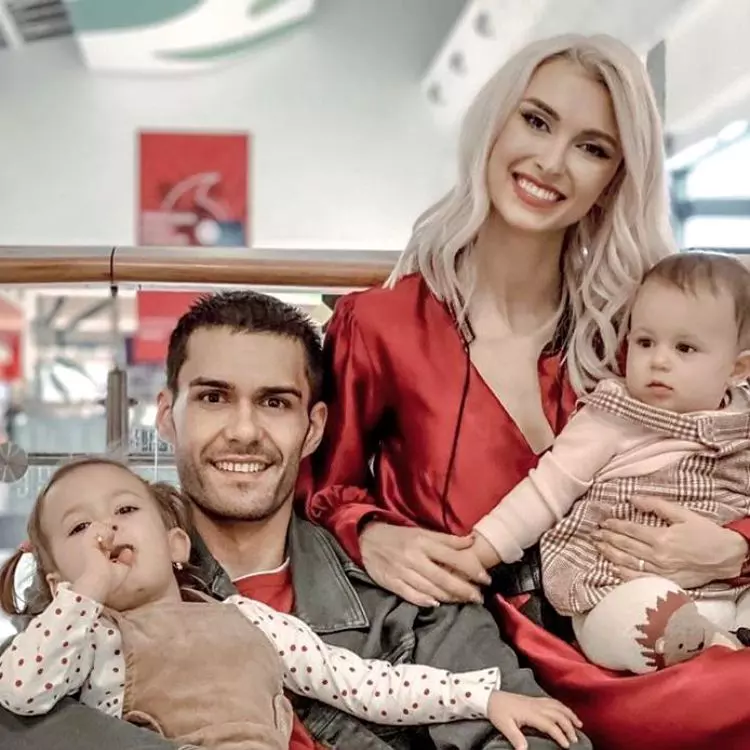 andreeabalanofficial_78943703_926806591048160_3105176769960054086_n