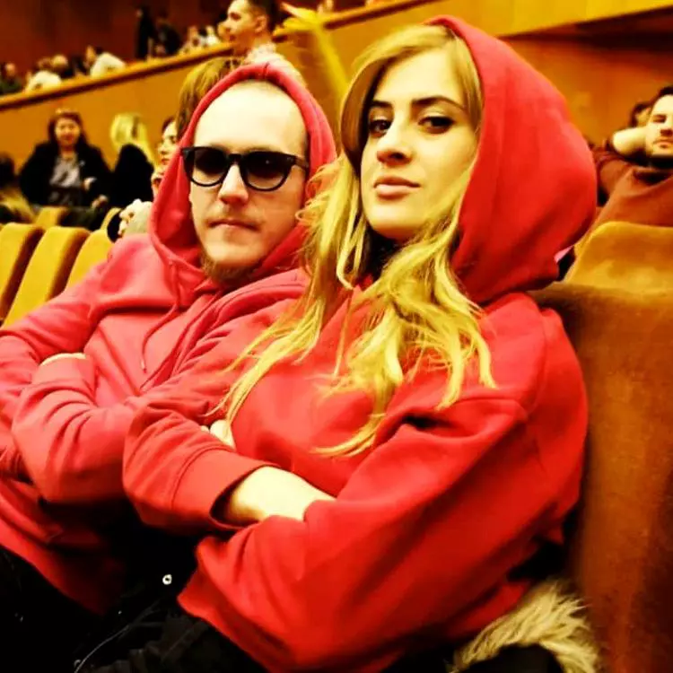 Alice-Badea-Whatsup-6