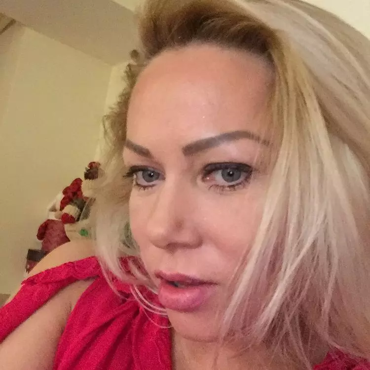 cristina-darha-uni-k-a-pierdut-doua-sarcini-7