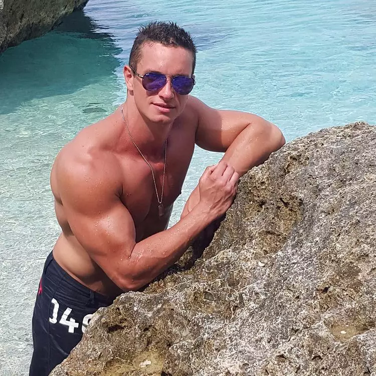 lucian-barbu-de-la-survivor-primele-declaratii-despre-iubita-si-familie-3