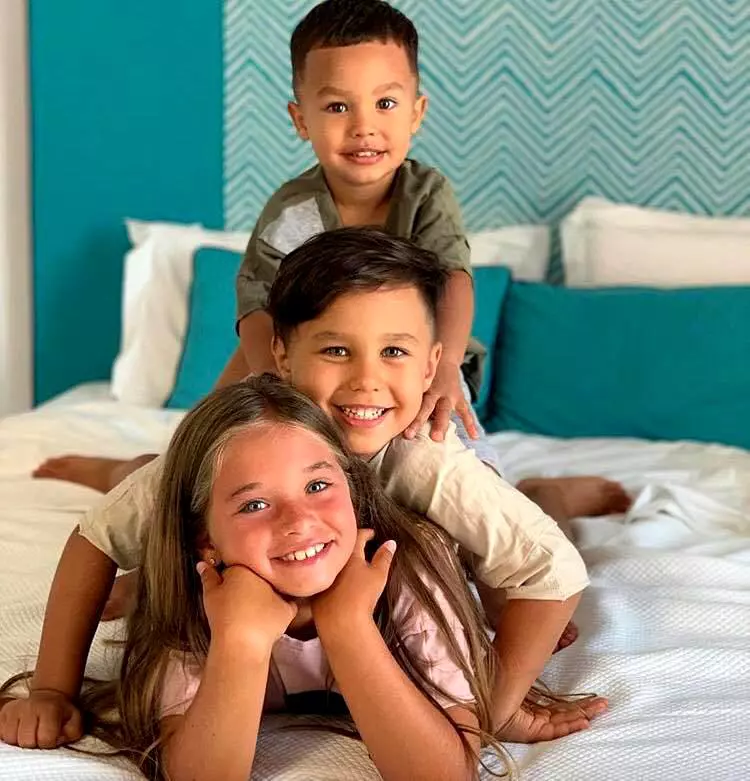 Antonia-si-familia-2