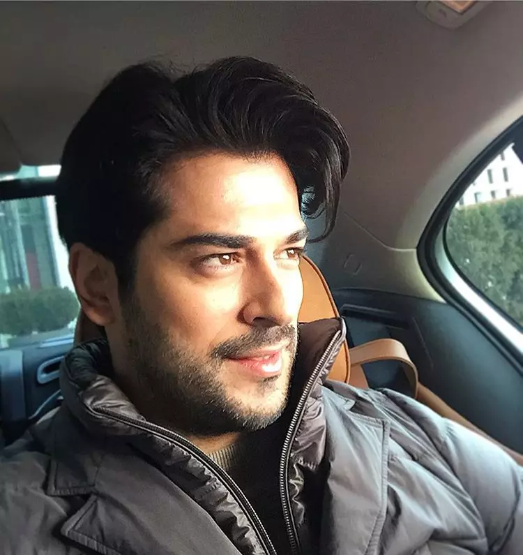 Burak Özçivit (Bali din „Suleyman Magnificul”) se întoarce la TV