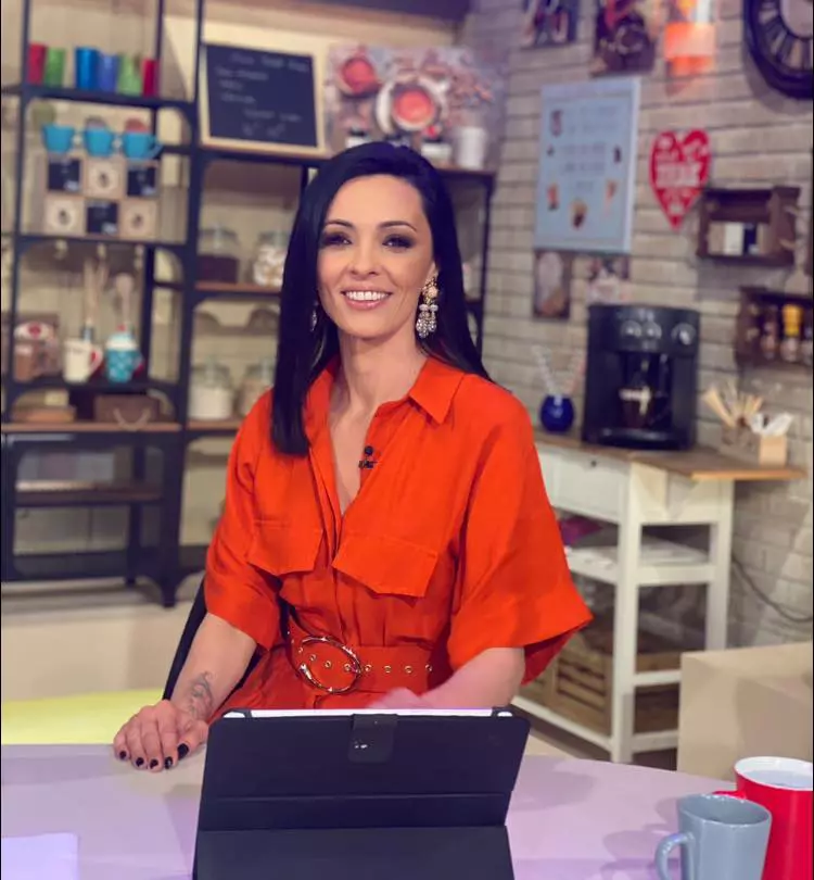 Cosmina fosta prezentatoare