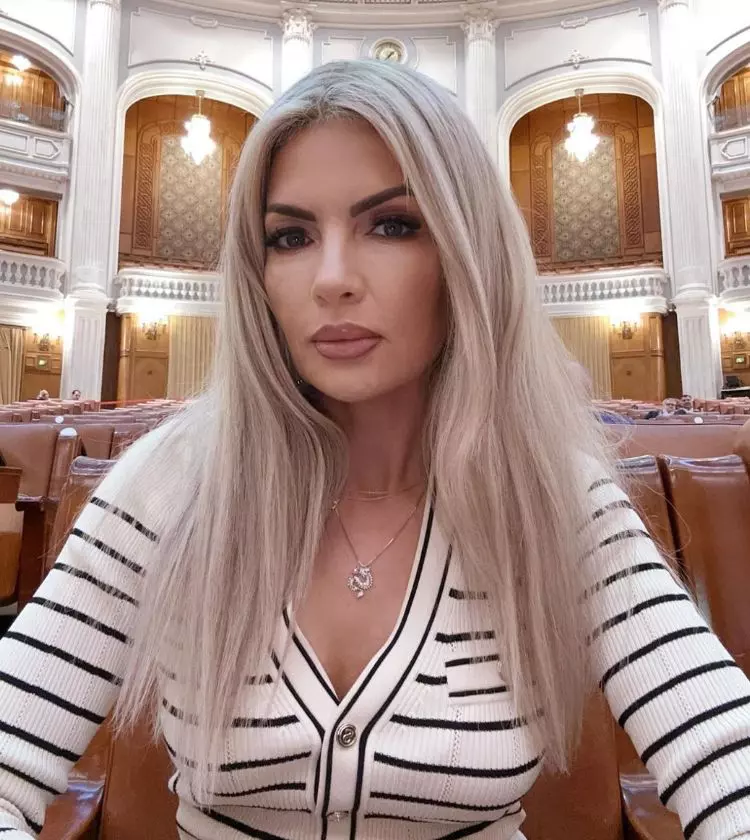 laura vicol 9