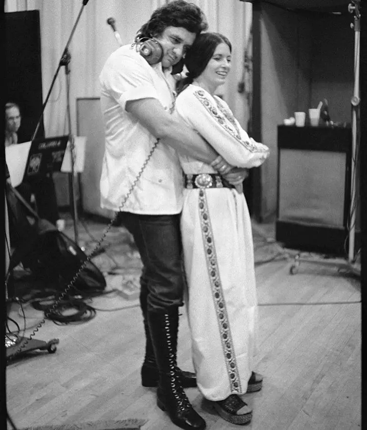 Johnny Cash si June Carter Cash