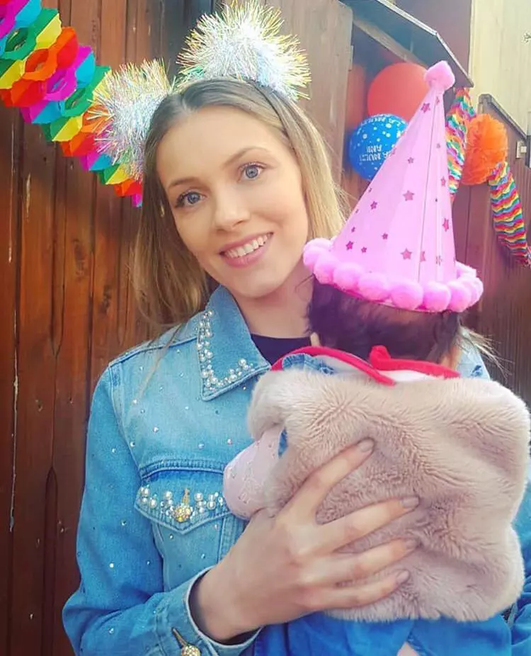 petrecerefetitaandreeasicabralibacka1