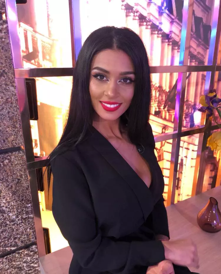 Majda-și-a-dat-demisia-de-la-Agenția-VIP-9