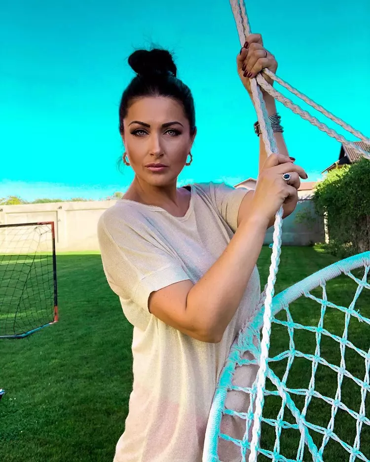gabriela cristea o apara pe adelina pestritu