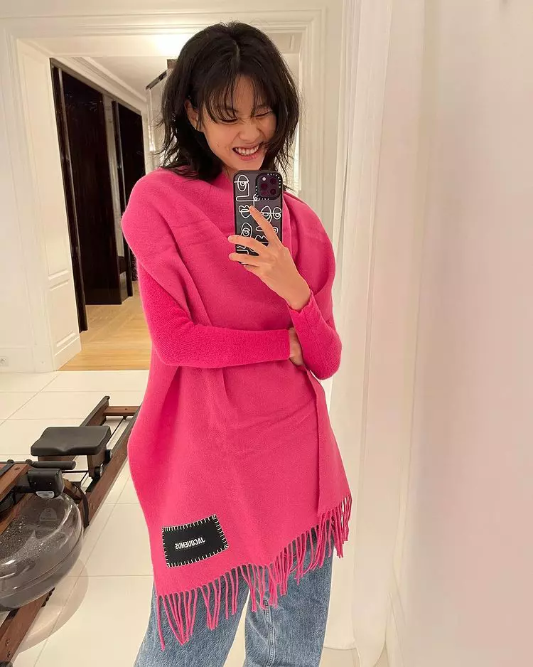 HoYeon-Jung-267580602_447950563526874_6127481087110738525_n