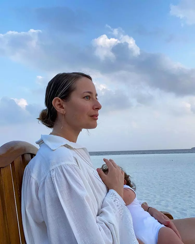 laura-cosoi-aparitie-de-senzatie-pe-instagram-7