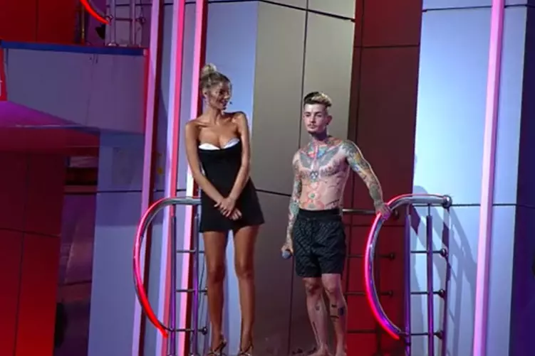 zanni-enervat-paula-chirila-2