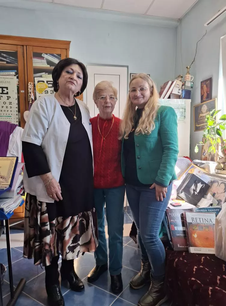 eu cu monica pop si ioana ionescu