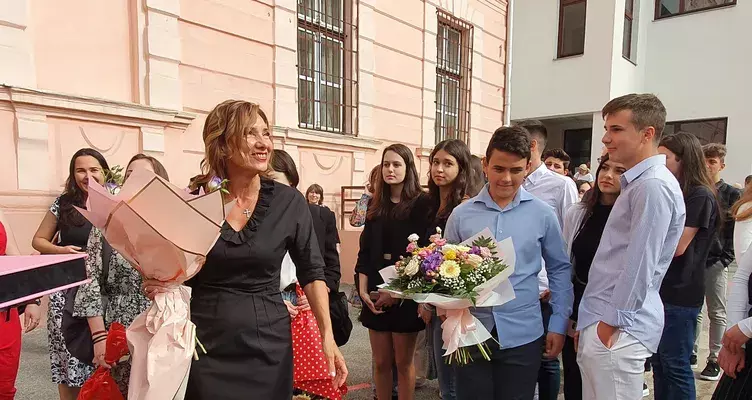 carmen iohannis in prma zi de scoala