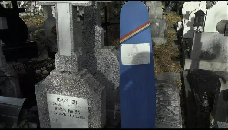 cum-arata-mormantul-lui-adrian-iovan4