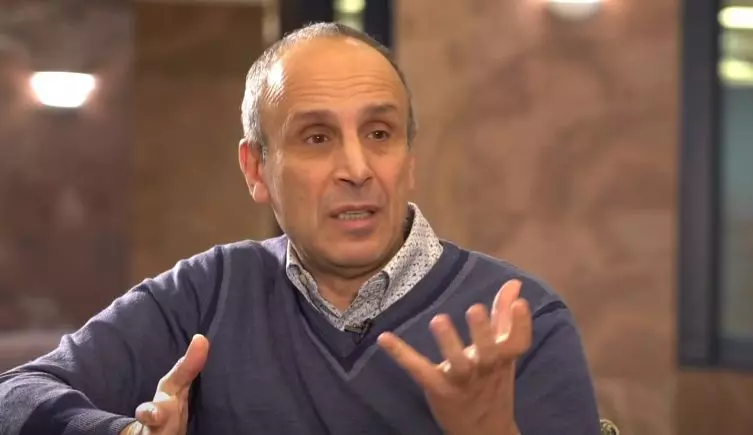 Dr.-Wargha-Enayati-imperiul-leilor-9