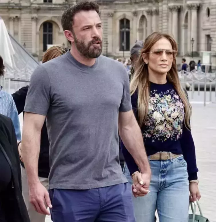 jlo-7