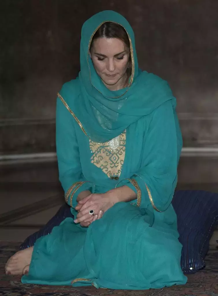 kate-middleton-fotografii3-755x1024-copy-copy-copy-1