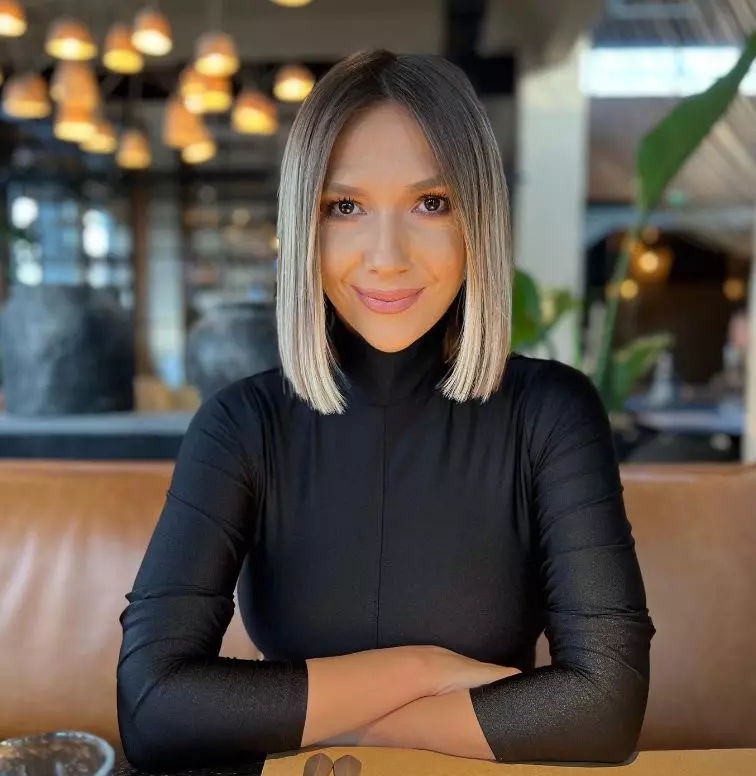 Adela Popescu