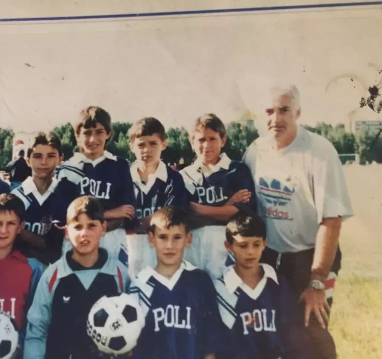 Catalin Cazacu copil, rabdul doi, al doilea (de la stanga la dreapta)