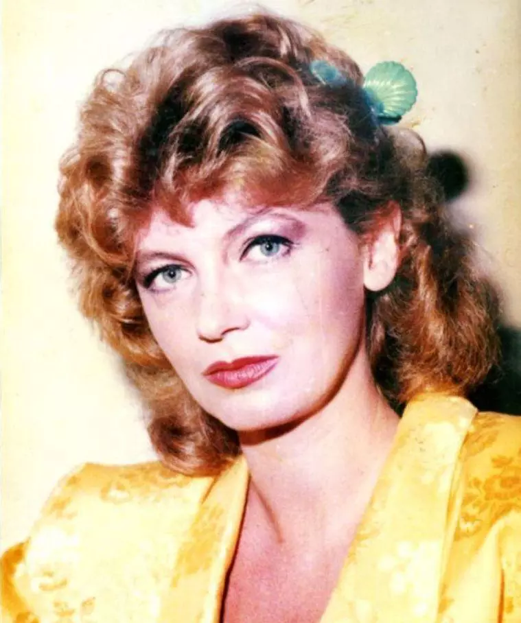 Cezara-Dafinescu5-Copy