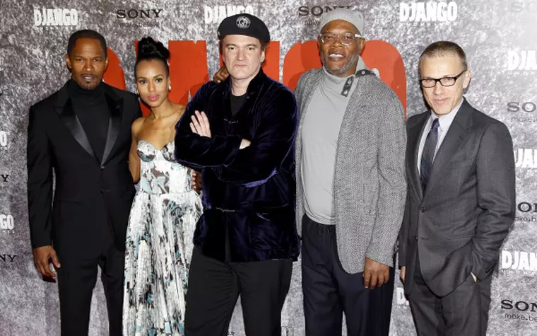 Quentin-Tarantino-si-actorii-la-premiera-pariziana