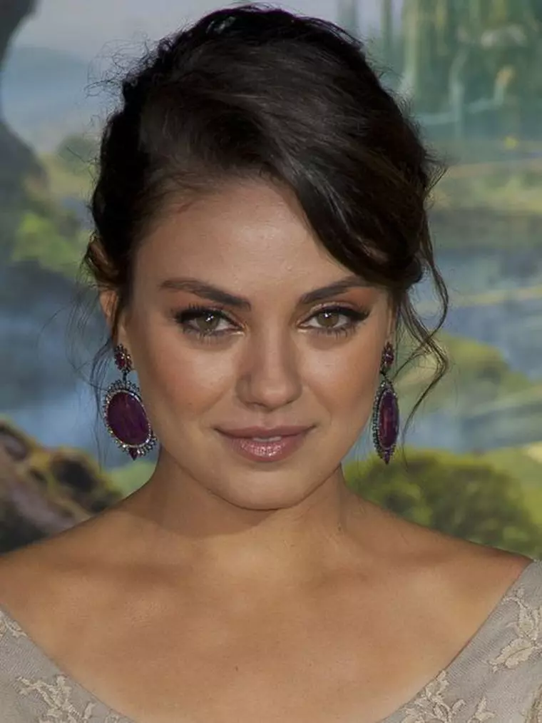 Mila_Kunis_2013
