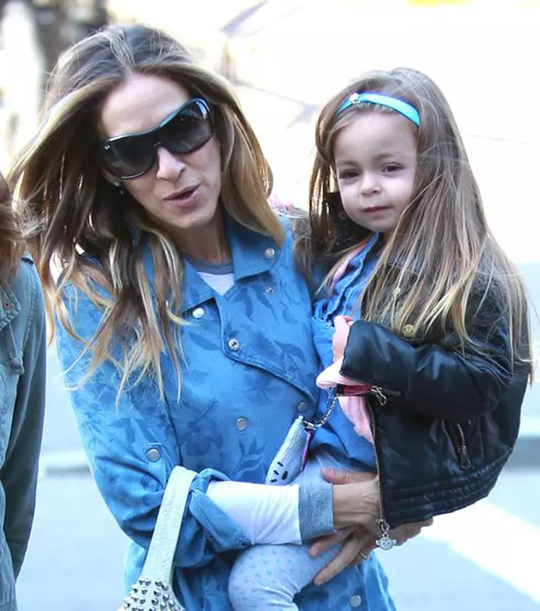 Sarah Jessica Parker and her darling daughters in the Big Apple