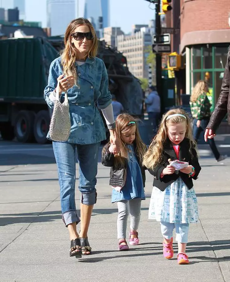 Sarah Jessica Parker and her darling daughters in the Big Apple