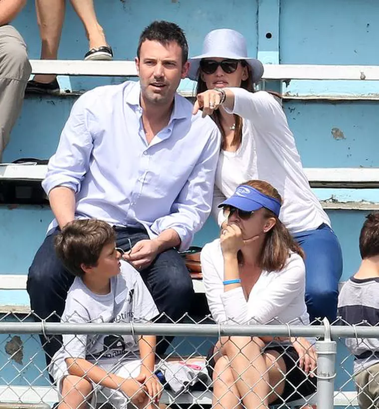 BEN AFFLECK AND JENNIFER GARNER TAKE THE KIDS TO THE TRACK FOR SOME KID RACES