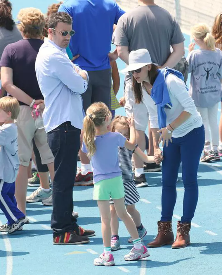 BEN AFFLECK AND JENNIFER GARNER TAKE THE KIDS TO THE TRACK FOR SOME KID RACES