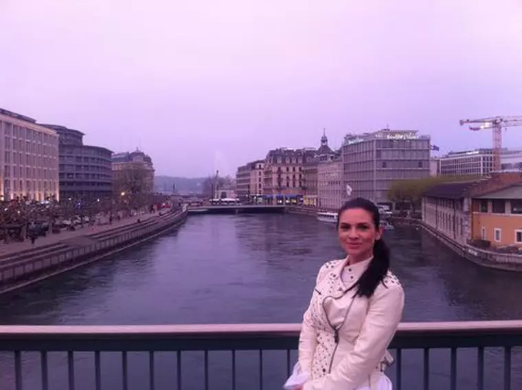 Ellie White Geneva 2