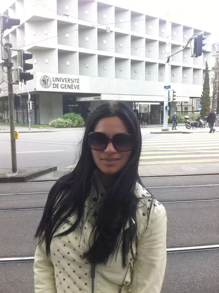 Ellie White Geneva 3