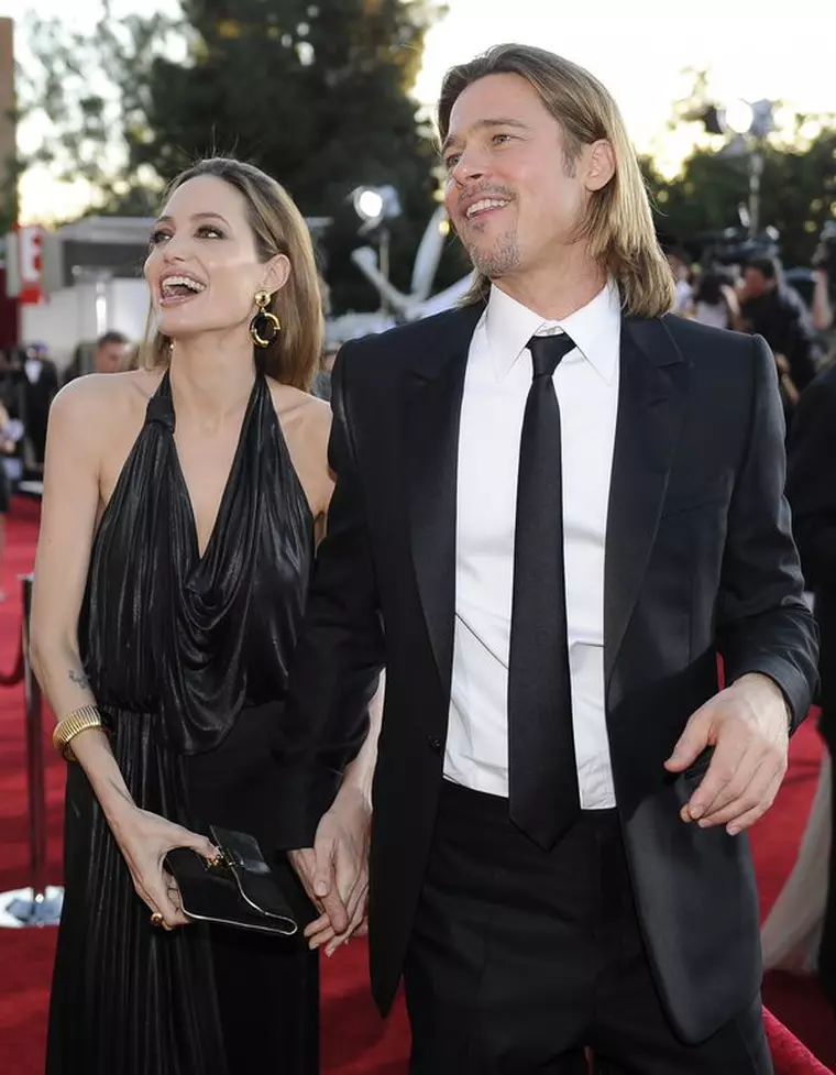 Angelina Jolie Has Double Mastectomy