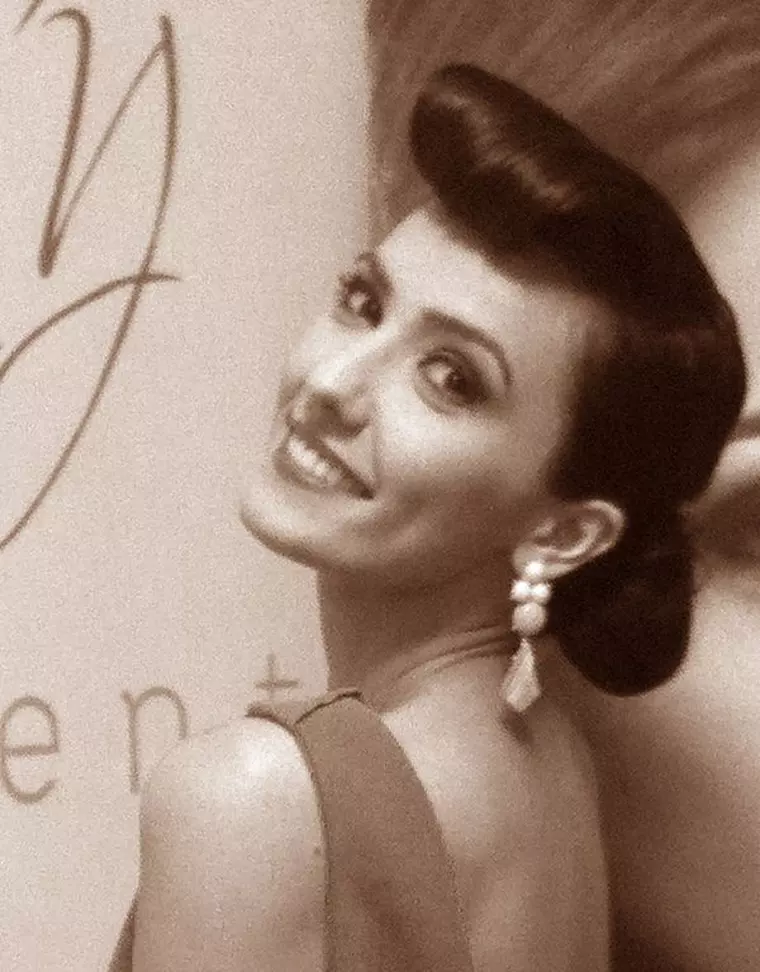 Alexandra_Badoi_retro_1