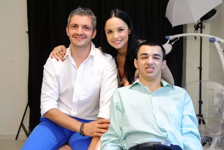 Dr Adrian Mina, Andreea Marin, Iulian