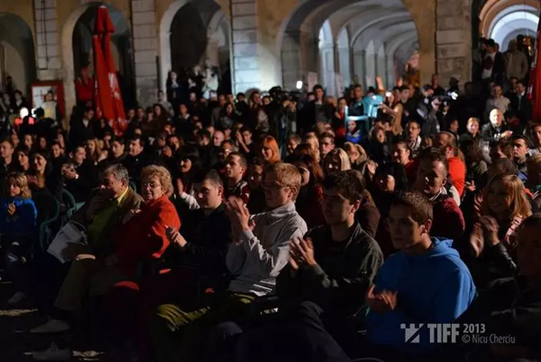 Proiectie Muzeul de Arta_TIFF 2013_ foto Nicu Cherciu