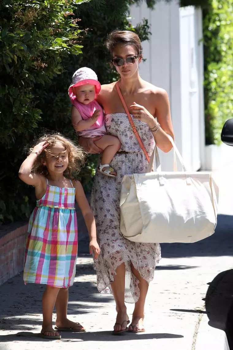 Jessica Alba And Cash Warren Spend Time with Their Daughters