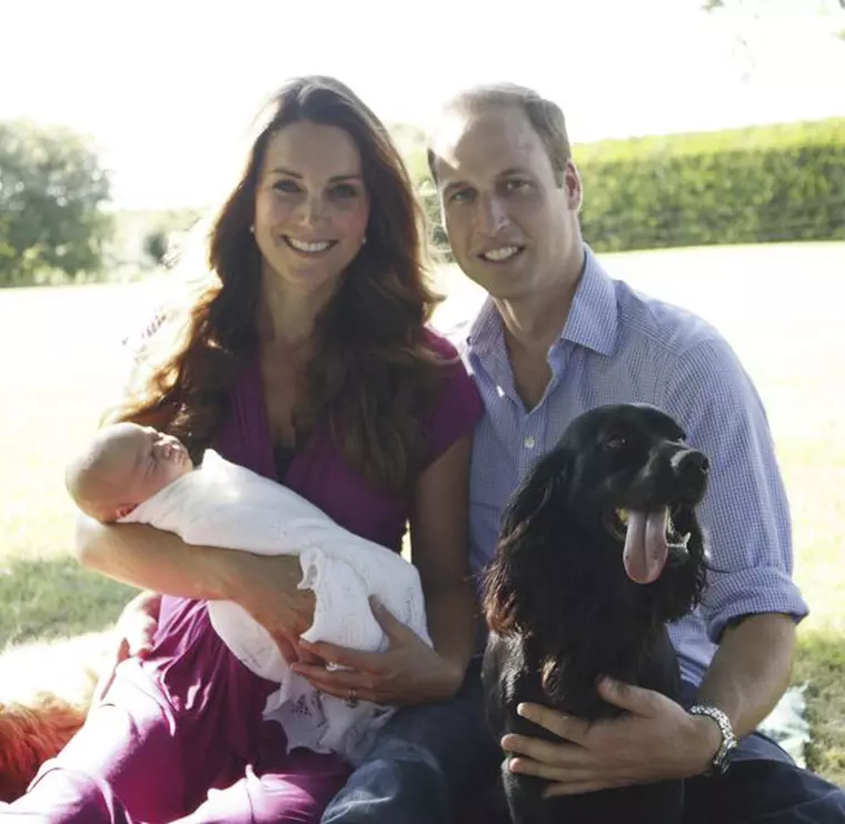 Photos officielles du Prince William, de sa femme Catherine Kate Middleton, et de leur fils le Prince George de Cambridge, a Londres