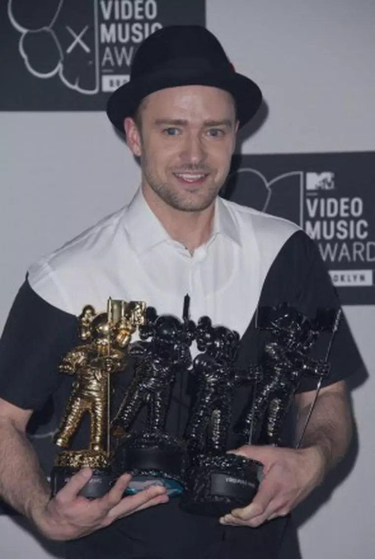 2013 MTV Video Music Awards - Press Room - By Lionel Hahn