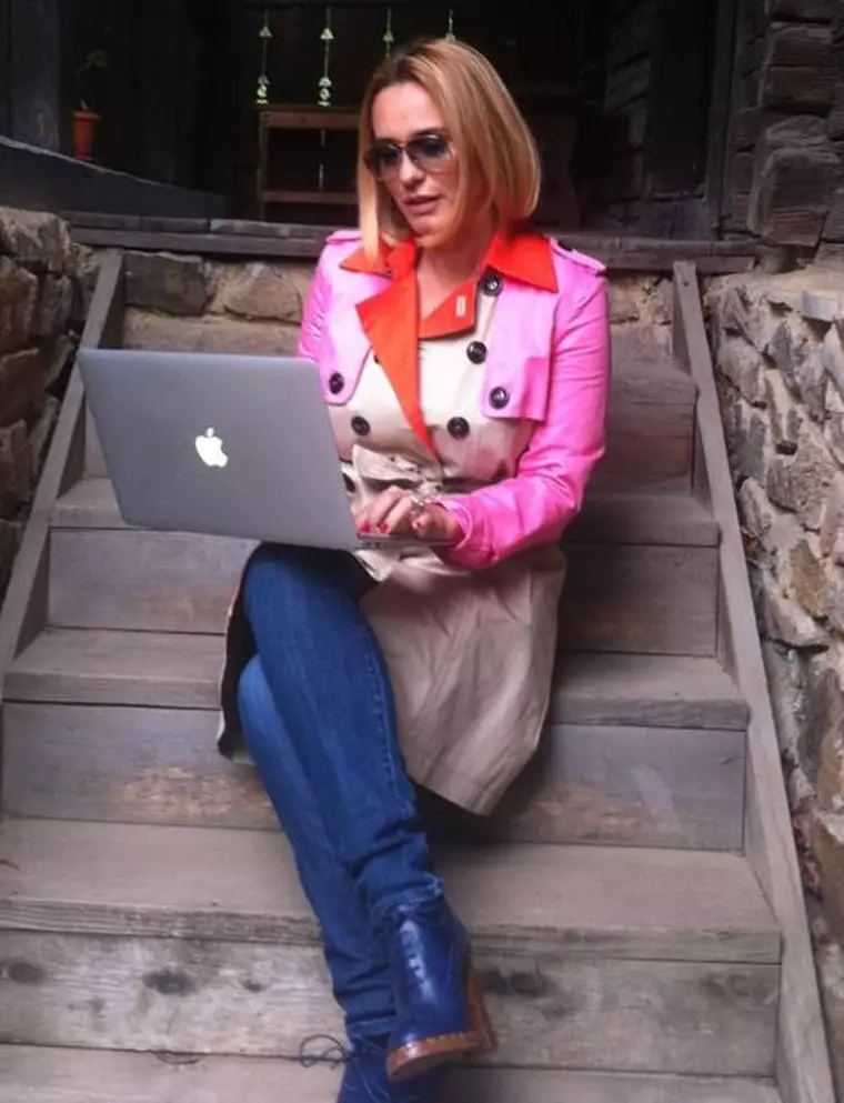 tinute_andreea_esca_501e463a3b