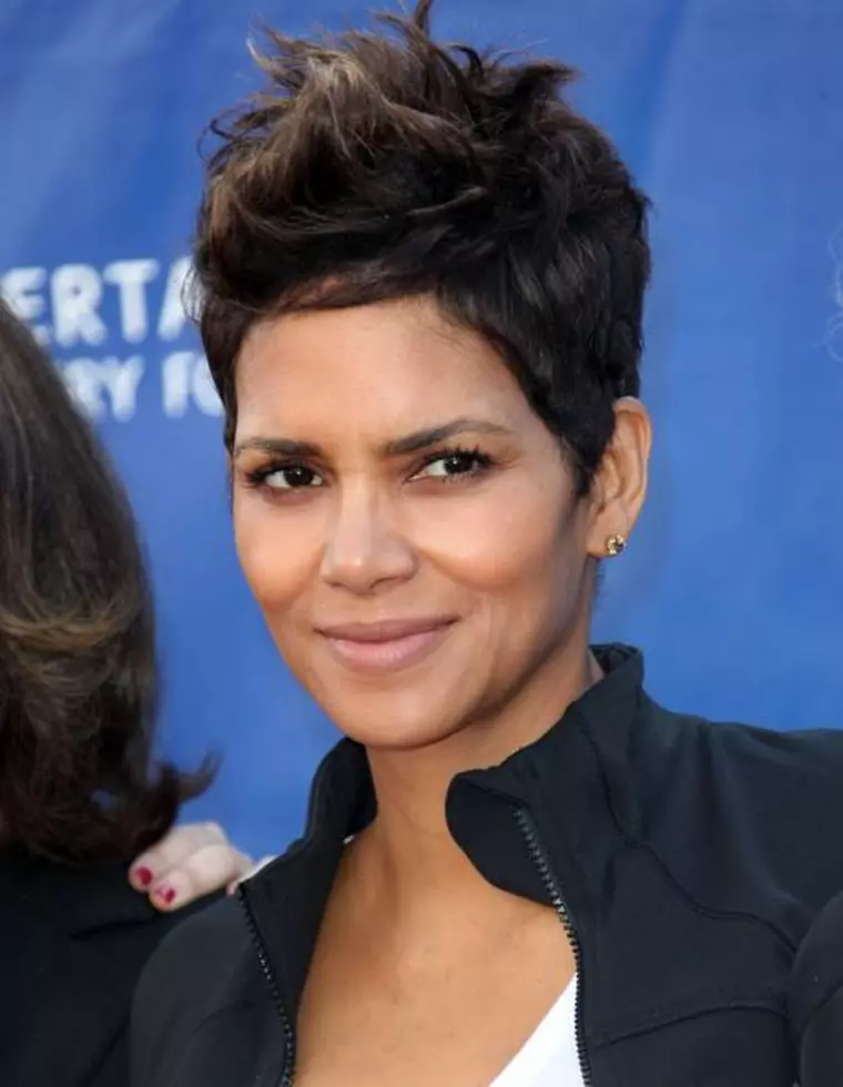 halle_berry_07_675ffb6dcc