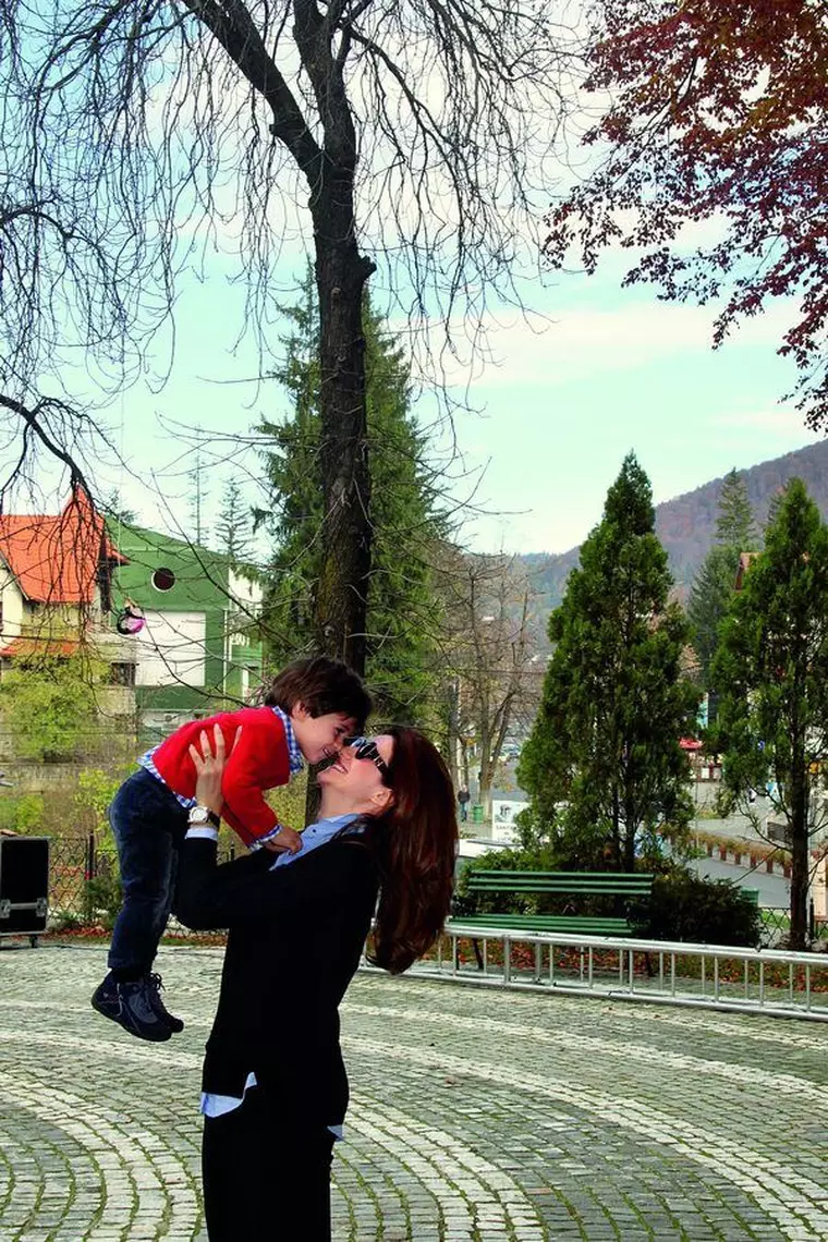 iuliana tudor si baietelul ei