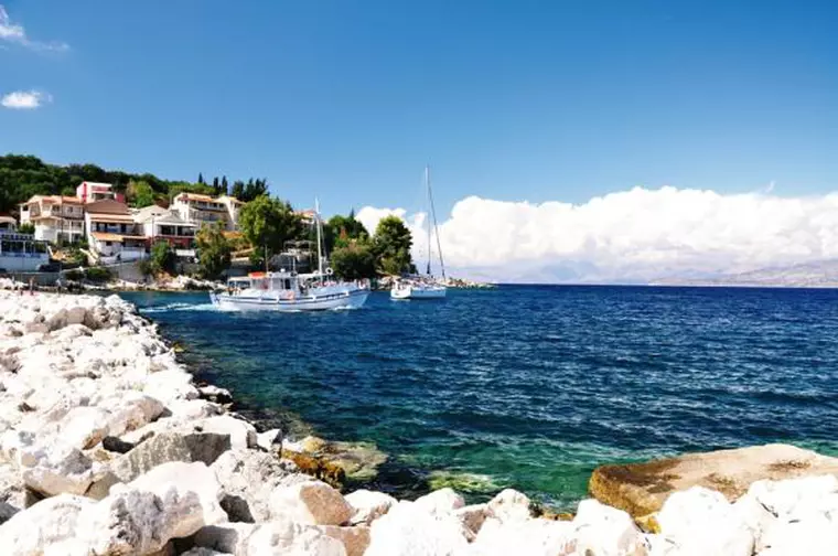 viva. Corfu-SuriClub1