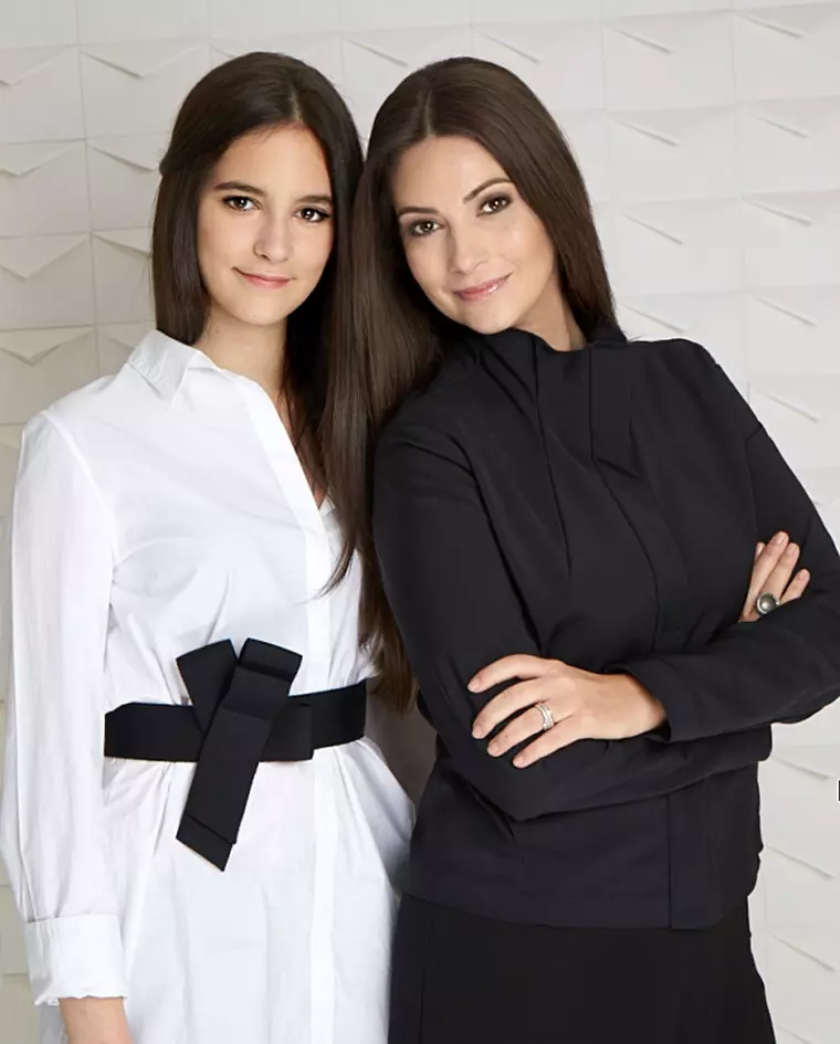 Andreea Berecealnu in revista Unica de noiembrie