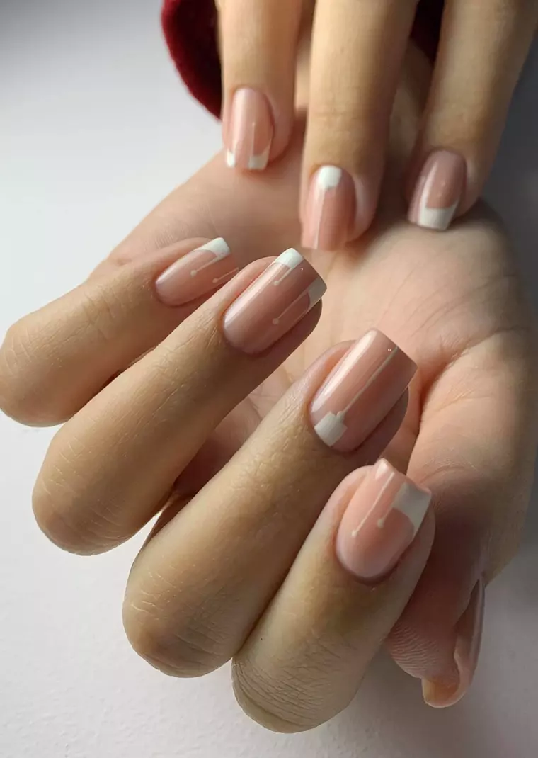 (P) Trucuri de la un nail artist pentru manichiură french la tine acasă