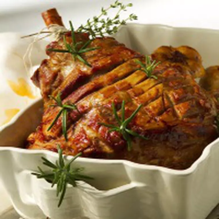 Cum aranjăm masa de Paște și ce servim în zi de Sărbătoare