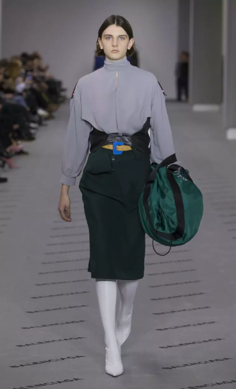 Balenciaga_Tendințe toamnă - iarnă 2017 - 2018