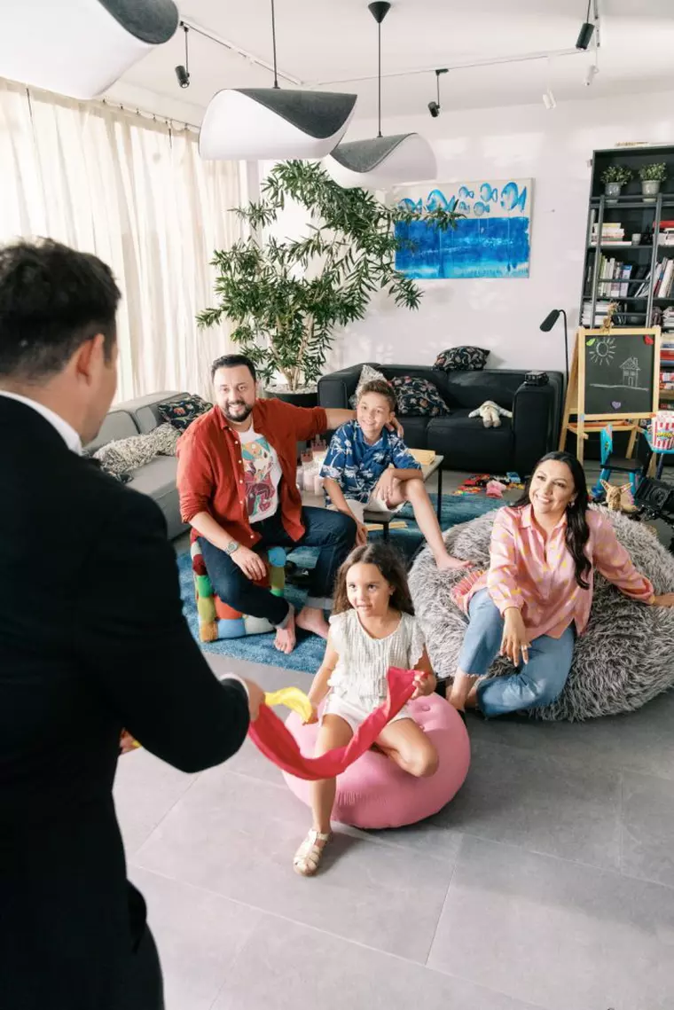 Andra și familia ei experimentează viața fără telefoane și gadget-uri în show-ul „Cu Susu’n Jos”!