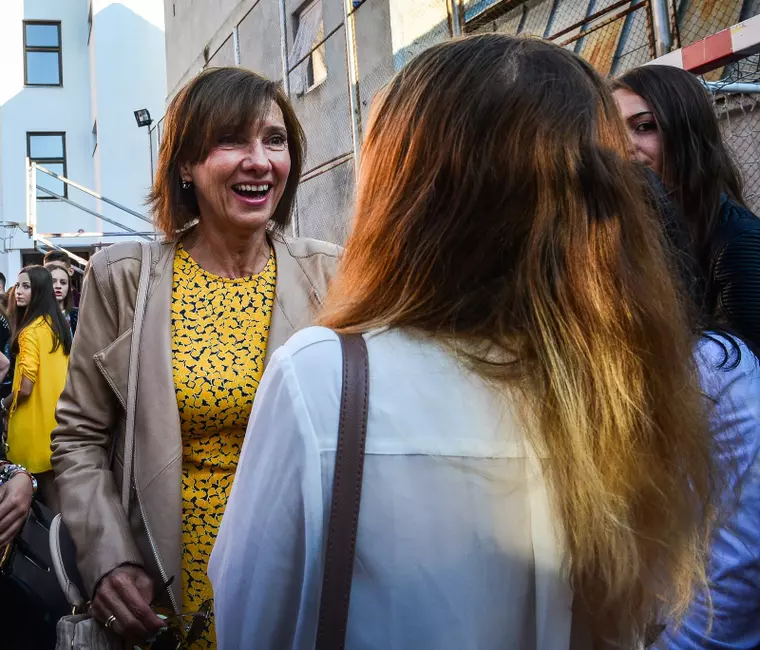 Cum s-a îmbrăcat Carmen Iohannis în prima zi de școală