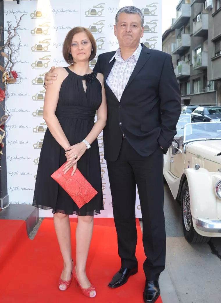 Cum arată familia lui Mihai Dedu. Prezentatorul TV se mândrește cu băiatul și soția lui